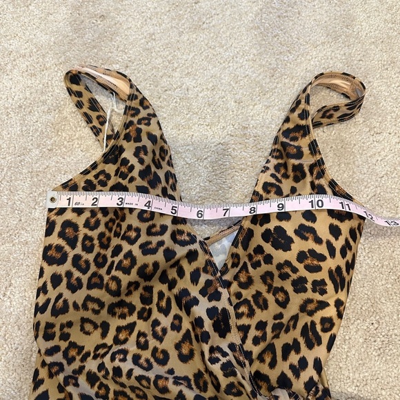 Summersalt The Perfect Wrap One Piece Leopard size 0/2 NWT - Picture 5 of 7